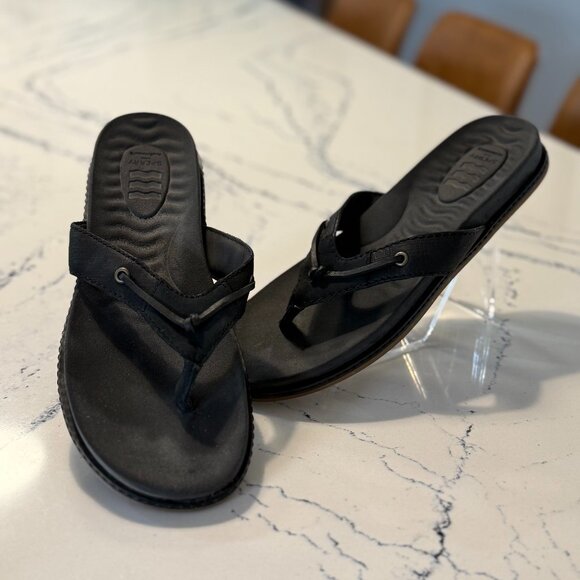 Sperry PlushWave Flip-Flops | Style STS86129 | Women’s Size 8.5 | Black Leather - Picture 1 of 7